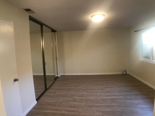 Building Photo - 5742 Canna Ln