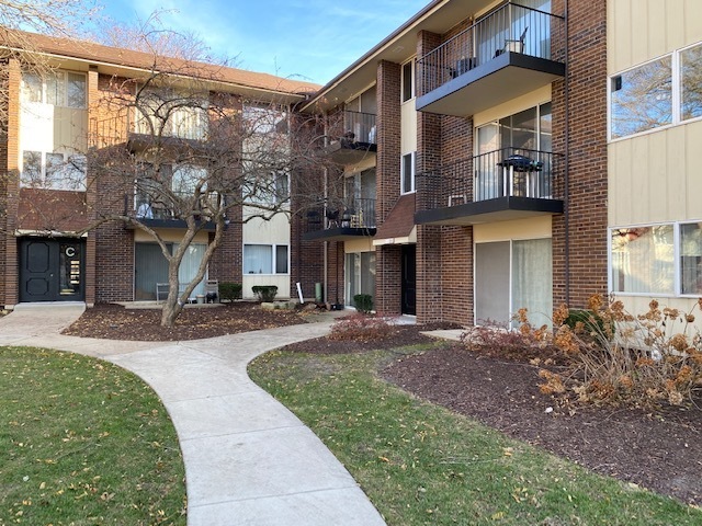 Foto principal - 5S100 Pebblewood Ln