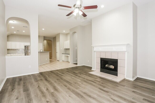 Foto del edificio - 4617 Seneca Dr