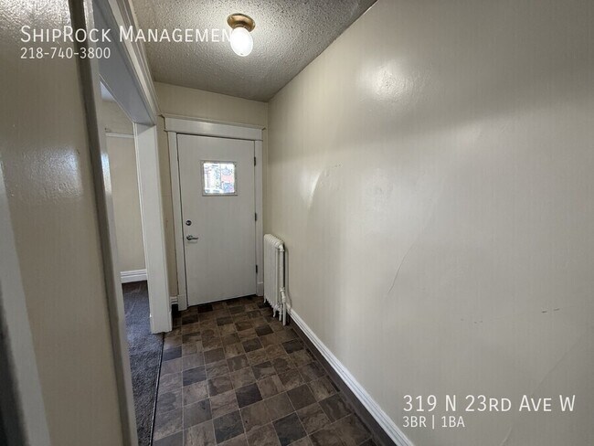 Foto del edificio - 319 N 23rd Ave W