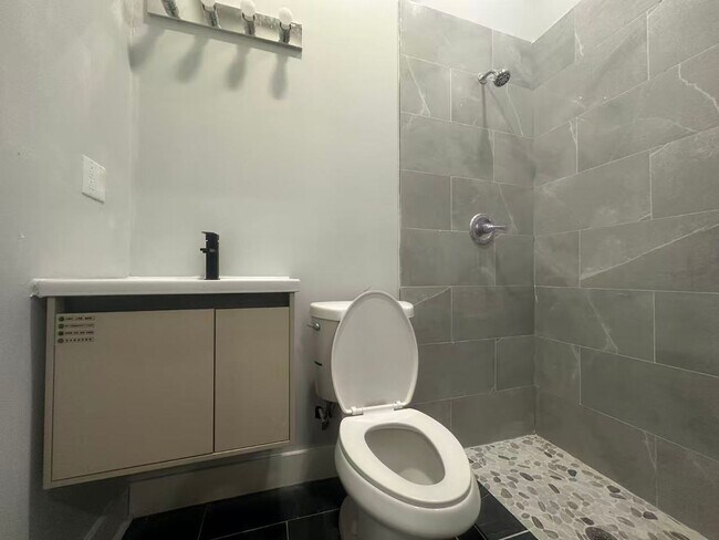 Foto del edificio - 4629 Frankford Ave