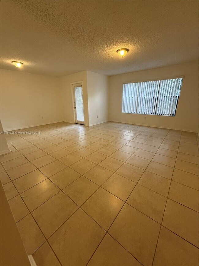 Foto del edificio - 4261 W McNab Rd