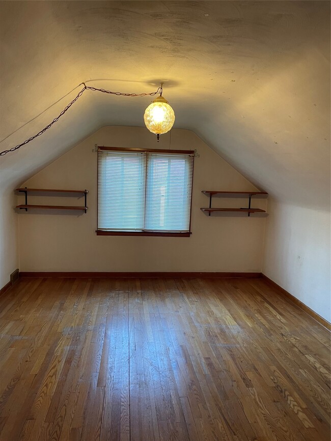 Building Photo - 723 Prescott Ave