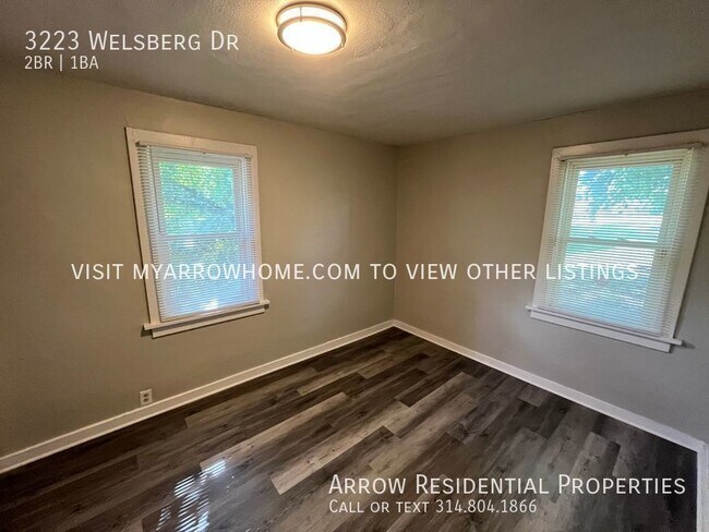 Building Photo - Updated Two Bedroom One Bath Home Coming A...