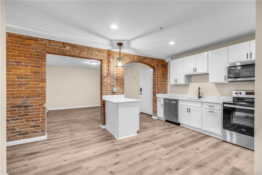 51 Russ St Unit 53A, Hartford, CT 06106 Room for Rent in Hartford, CT