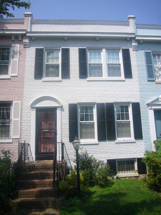 Building Photo - 1712 34th St NW