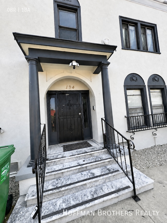 Building Photo - 194 W 41st Pl