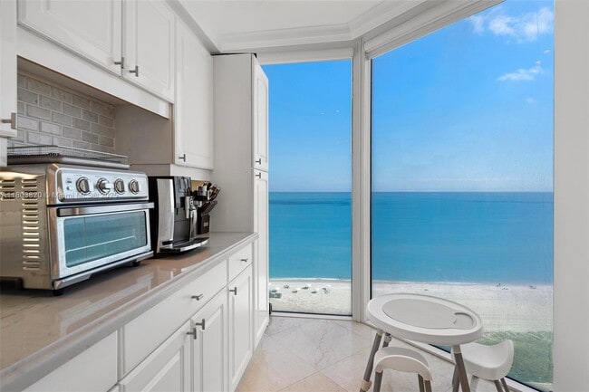 Building Photo - 4775 Collins Ave