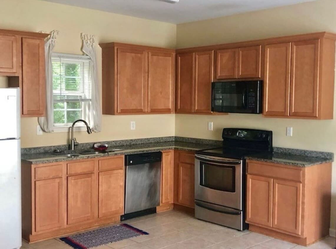 Building Photo - 3 bed 3 bath house!