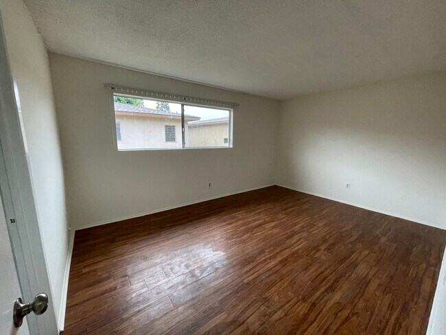 Building Photo - 2131 1/2 S Broden St