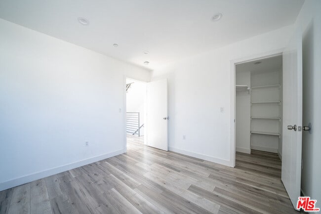 Building Photo - 5746 Elmer Ave