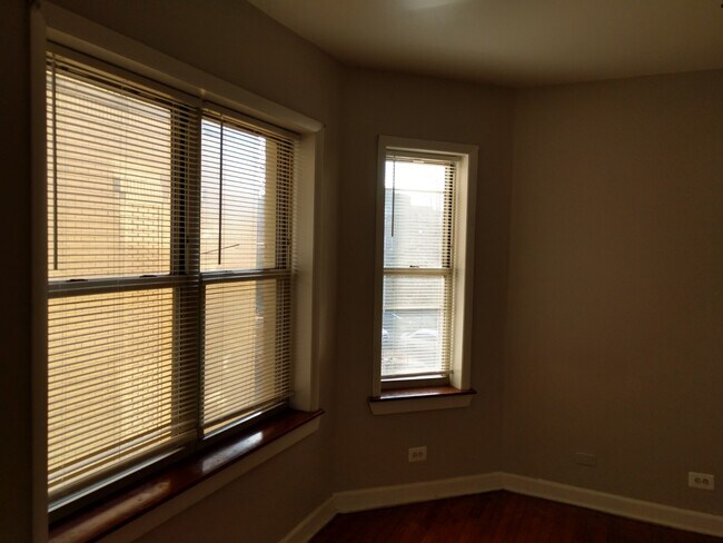 Foto del edificio - 8309 S Ingleside Ave
