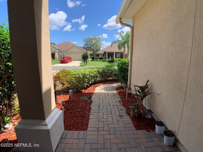Foto del edificio - 647 Acorn Chase Dr