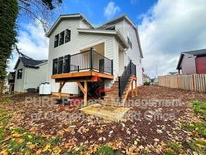 Building Photo - 995 SE Olive Way