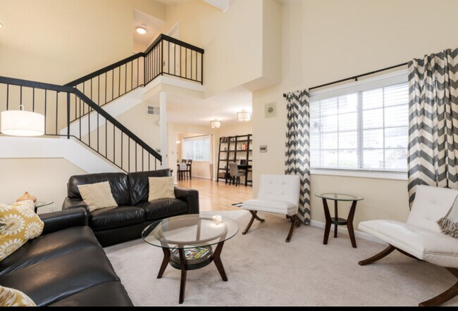 Vaulted ceilings throughout - 1468 Briarwood Rd NE