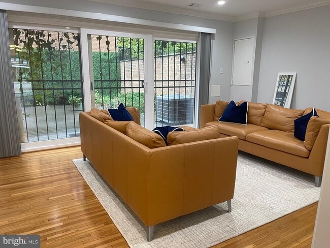 Foto del edificio - 602 H St SW