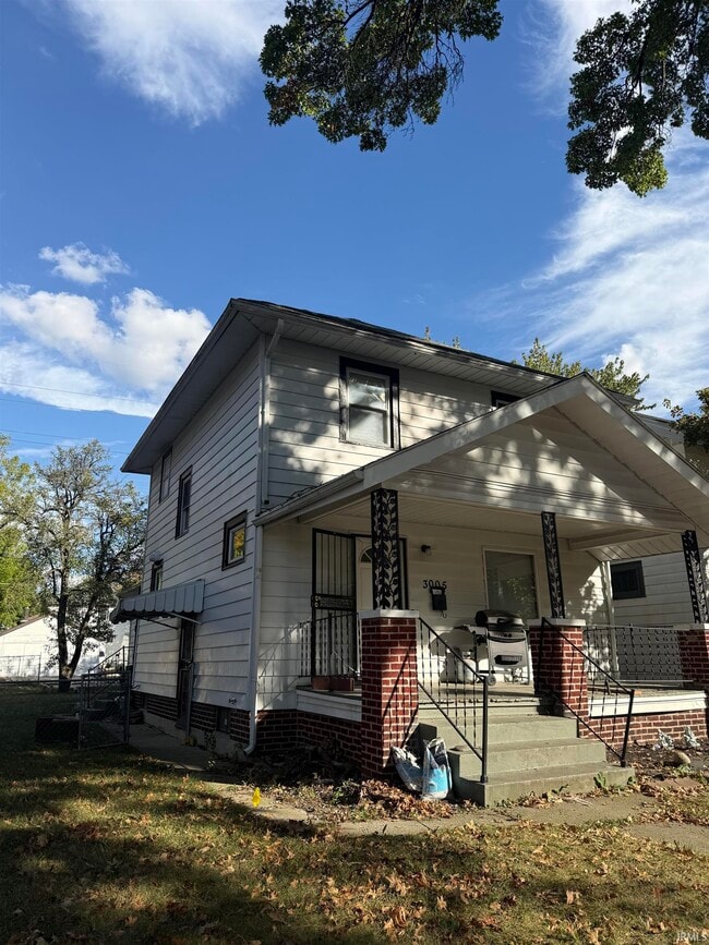 Building Photo - 3005 Monroe St