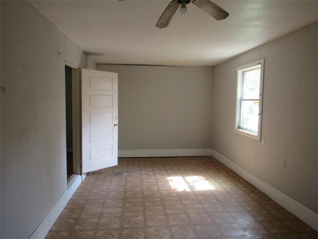Building Photo - 5939 Beldart St