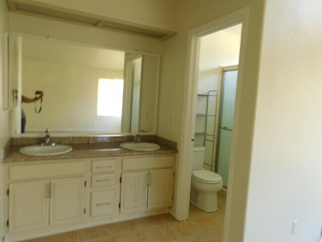 Foto del edificio - 1258 La Paz Ct