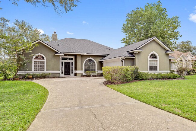 Building Photo - 332 Maplewood Dr