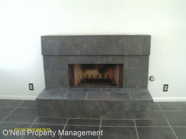 Building Photo - 3 br, 2 bath House - 3076 Mumford Ave