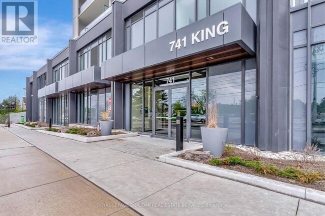 Building Photo - 741 King St W