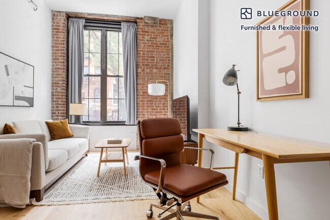 Foto del edificio - 10 St Marks Pl