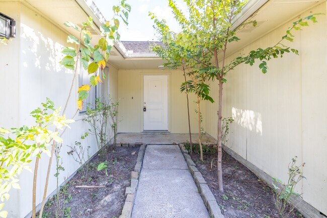 Foto del edificio - 2799 Wood Hollow Dr