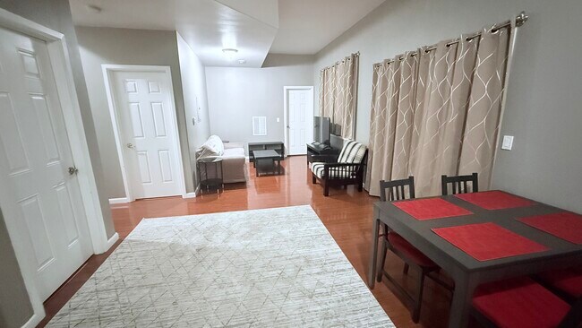 Foto del edificio - 15332 Ashworth Ave N