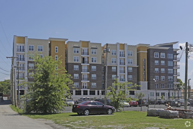 Building Photo - Douglas Heights - Historical Access