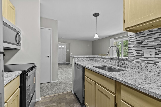 Building Photo - Village Club of Farmington Hills