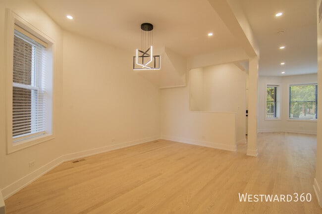 Foto del edificio - 3720 N Racine Ave