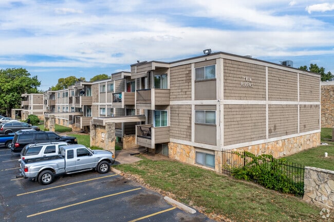 Foto del edificio - Twin Rivers Apartments