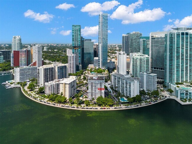 Foto del edificio - 1420 Brickell Bay Dr