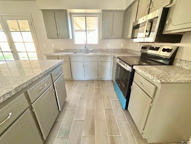 Foto del edificio - 1744 W 24th Dr