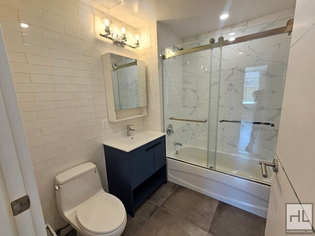 Building Photo - Modern 1-Bedroom with Balcony in Prime Nor...