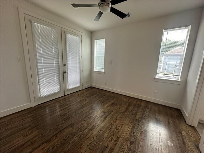 Foto del edificio - 1535 W 24th St