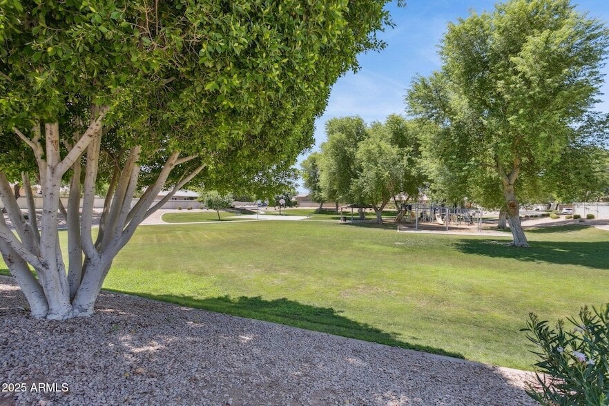 Primary Photo - 1556 N Rockwell Ct