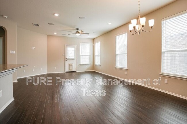 Foto del edificio - 17313 Crazy Arm Rd