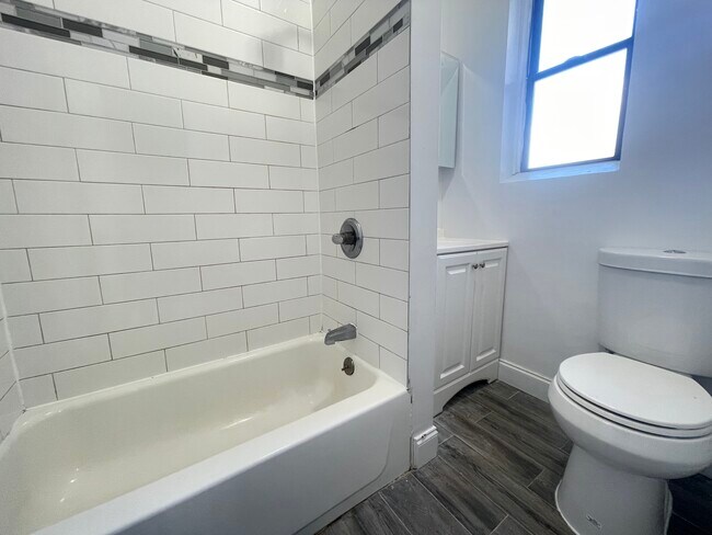 Building Photo - 149 Zabriskie St