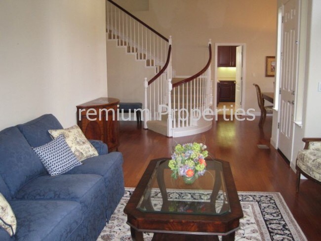 Building Photo - 1831 Del Monte Ct