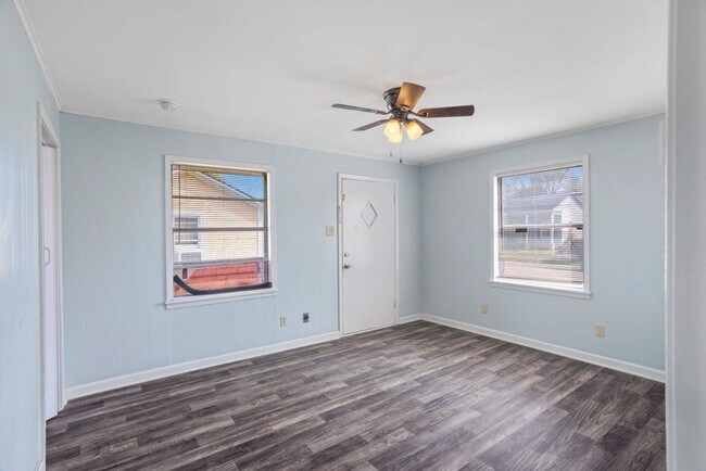 Foto del edificio - 2412 Elm St