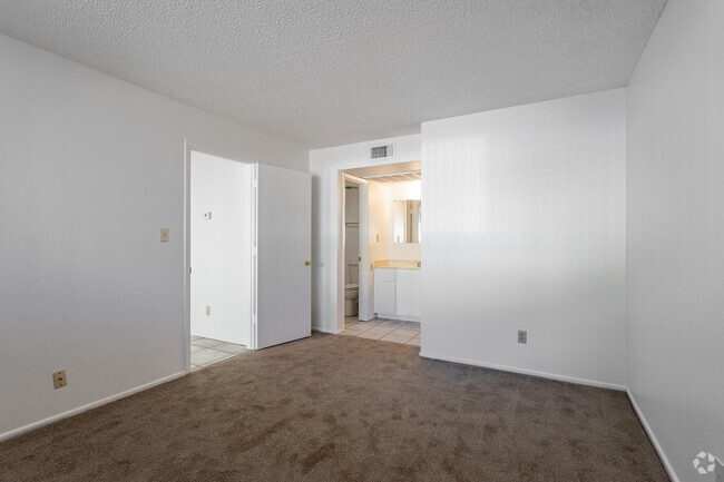 1BD, 1BA - 650 SF - The Willowbrook Apartments