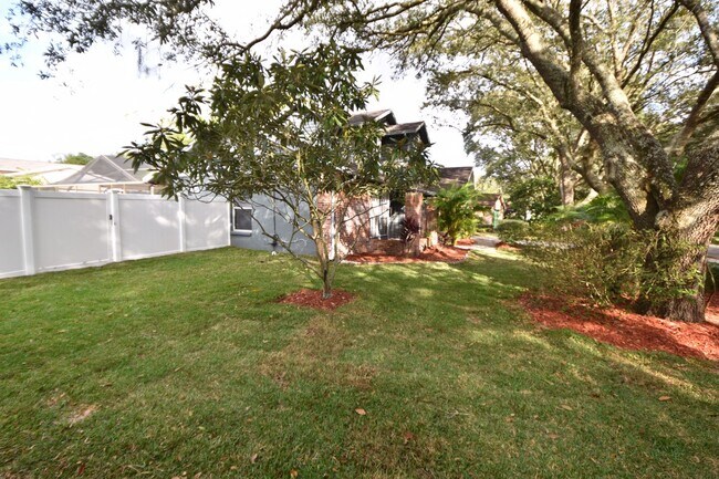 Building Photo - 2218 Groveland Dr