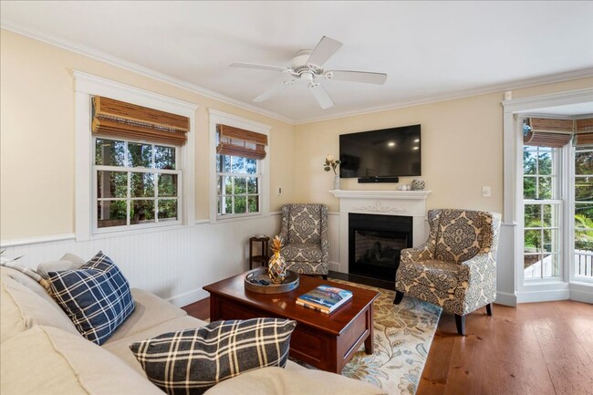 Foto del edificio - 2 Bedroom, 1 Bath furnished Cottage