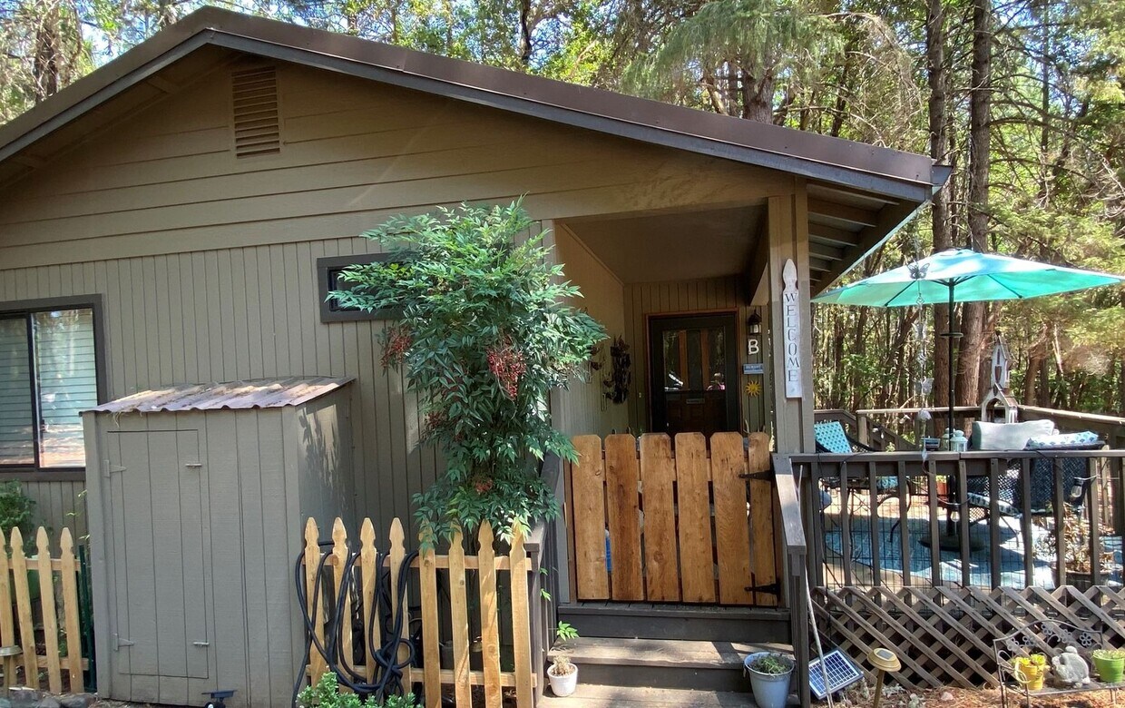 Foto principal - LOVELY 2 BEDROOM COUNTRY HOME FOR RENT