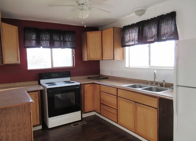 Building Photo - Dove Creek, Co 3 bed home