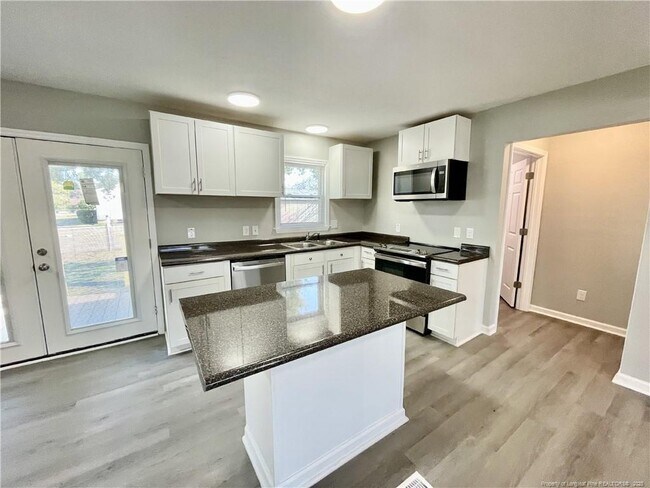 Foto del edificio - 5148 Longbranch Dr