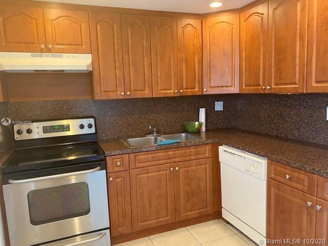 Building Photo - 14150 SW 84th St