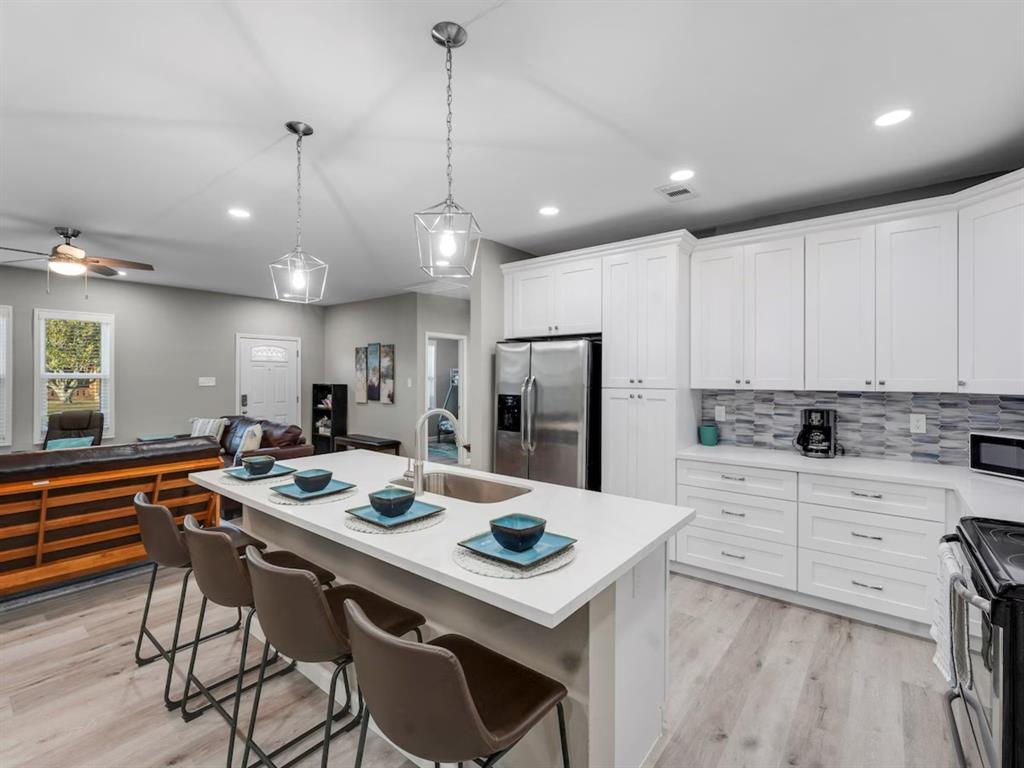 Foto principal - 4019 Ave S